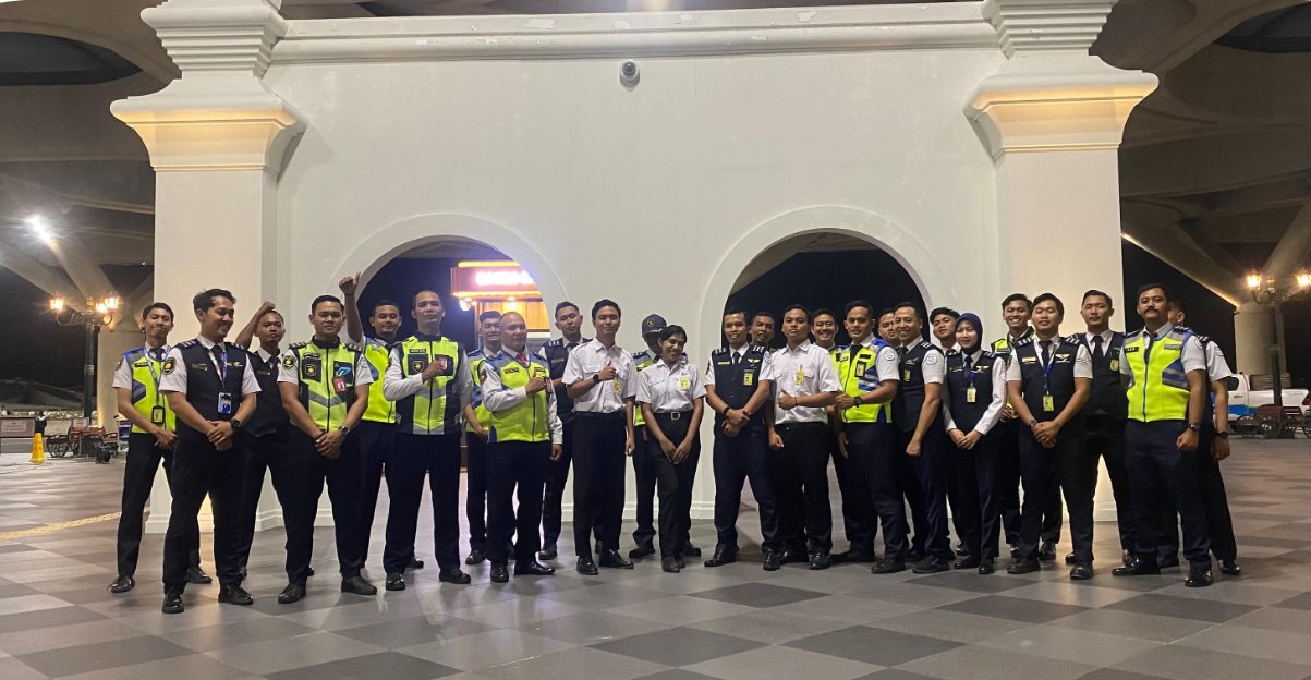 Personil Keamanan Penerbangan