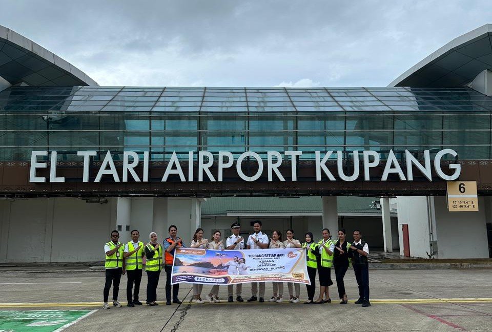 PENERBANGAN PERDANA SUPER AIR JET DI BANDARA INTERNASIONAL EL TARI – KOTA KUPANG